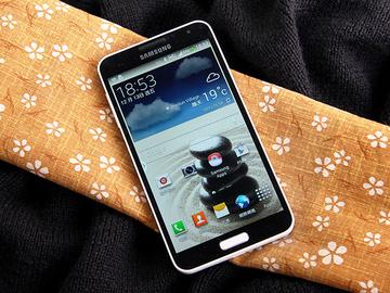 日韓混血才貌雙修 三星GALAXY J實測