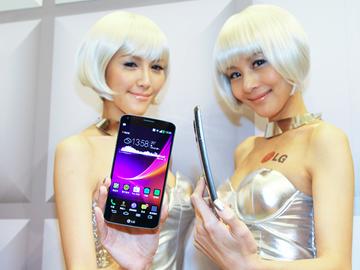LG G Flex曲面手機登台 單機24900中華獨賣