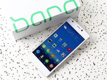 5.55吋超薄體驗 八核芭樂智慧手機bara 1