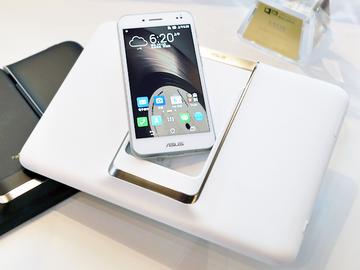 高階新機ASUS PadFone S搶先動手玩 7月上市【Computex 2014】
