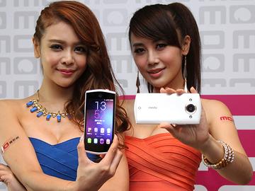 自拍神器美圖2登台 momo首賣 單機11800起