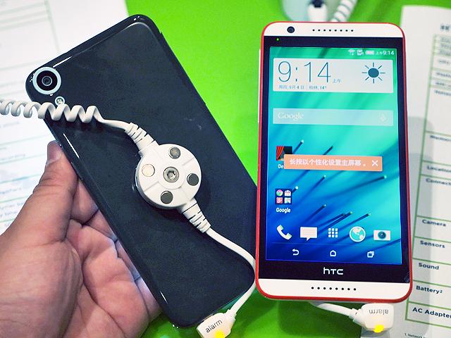 首款8核64bit手機 HTC Desire 820動手玩【IFA 2014】