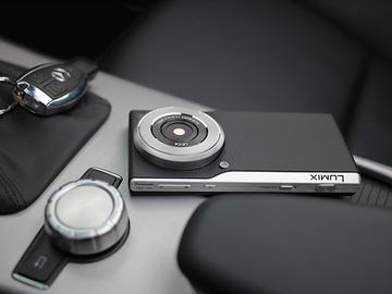 松下Lumix CM1發表！徠卡鏡頭+1吋CMOS的照相手機
