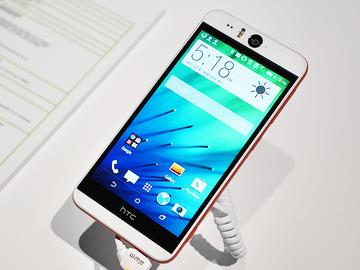 前後13MP自拍神器 HTC Desire EYE動手玩
