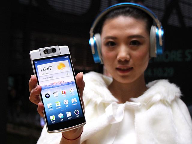 5.5吋自拍手機OPPO N3 首創電動旋轉鏡頭