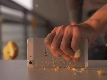 誰說超薄手機不堅固？OPPO R5推出暴力實測影片