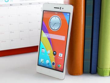 超薄4G智慧機OPPO R5 獨家冰巢散熱技術加持