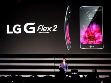 LG二代彎曲手機G Flex 2發表 5.5吋、驍龍810【CES 2015】