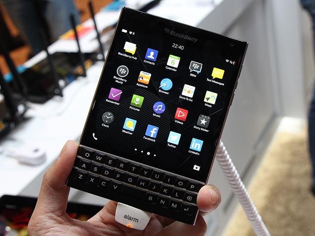 方正黑莓機Passport 高通展區實機賞【CES 2015】