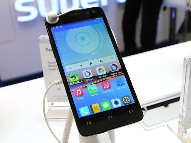 InFocus M550裸眼3D雙卡手機 喊出萬元有找【CES 2015】