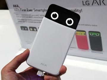 LG AKA可愛風格4G手機簡單動手玩【CES 2015】