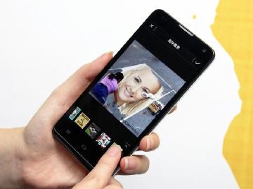 BenQ B502纖薄3G雙卡機1月底上市 售價3990元