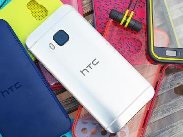 透明DotView與防水耳機!HTC One M9多款新配件搶先看