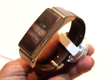華為TalkBand B2智慧通話手環實機賞【MWC 2015】