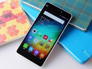 [開箱]小米手機4i規格與售價讓人又愛又恨