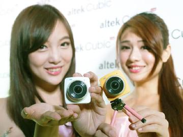 altek Cubic Live直播相機發表 蛋黃哥與Kitty版超可愛