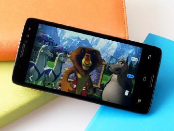 [評測]5.5吋裸眼3D雙卡4G手機InFocus M550