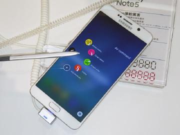 三星Note 5開賣 蔡依林現身三創 200組尊爵版搶光