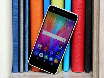 [開箱]5.5吋雙卡InFocus M812 全金屬質感加持