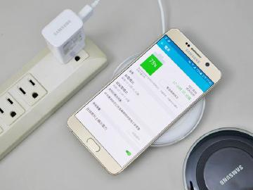 三星Note 5不只筆較厲害，還能撐更久、充更快！