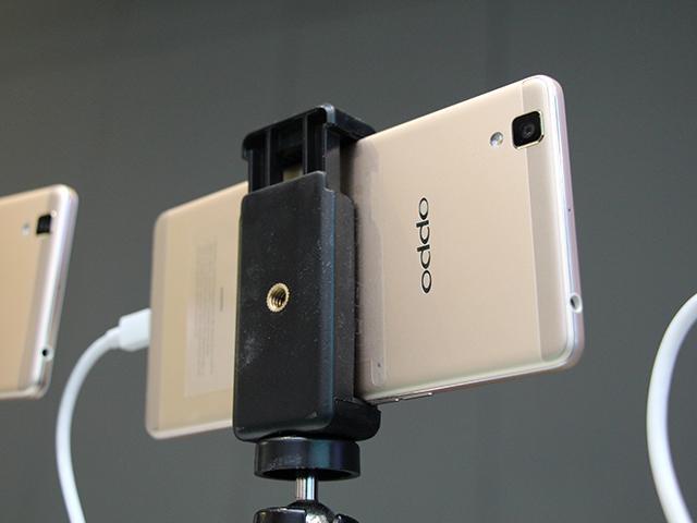 OPPO發表閃充、防手震新技術 產品年底前推出[MWC 2016]