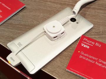 濃厚日系商務風格 VAIO Phone Biz動手玩[MWC 2016]