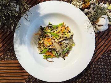 手機鏡頭下的美食：過年的十香菜