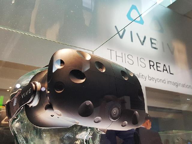 連結虛擬與現實：HTC Vive前鏡頭效果實際體驗