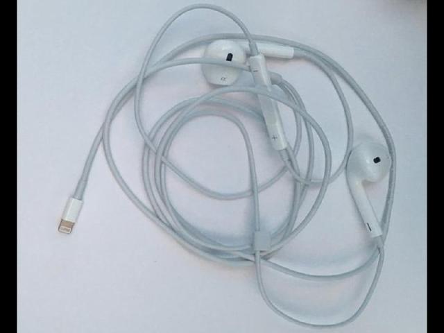 疑新款EarPods耳機曝光!再度驗證iPhone 7取消耳機孔?