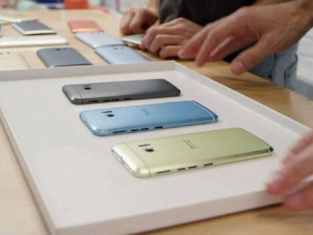 HTC 10還有其它新色？影片出現天空藍標籤