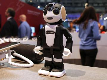 售價公布！夏普機器人手機RoBoHoN日本開放預訂