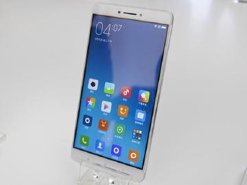 6.44吋大螢幕震撼!小米Max與MIUI 8動手玩