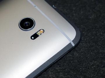 辦遠傳4.5G搭HTC手機 抽五月天北京演唱會雙人行