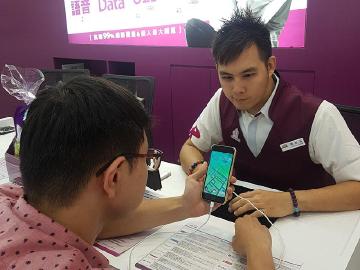 全台瘋Pokémon Go 台灣之星門市變身「寶可夢補給站」