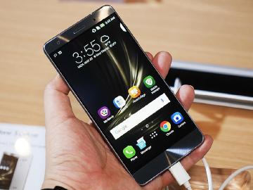 ASUS ZenFone 3 Deluxe延後推出 八月上市無望
