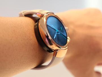 華碩ZenWatch 3行動電源配件搶先體驗[IFA 2016]