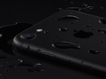 iPhone 7有防水 但進水造成的損壞不在保固內