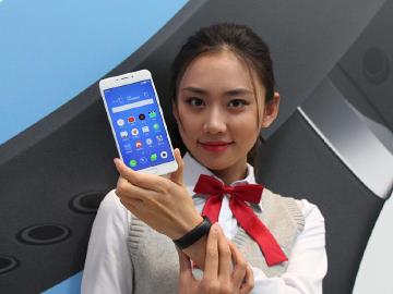 一體化設計！5.5吋魅藍Note 5與魅族手環發表