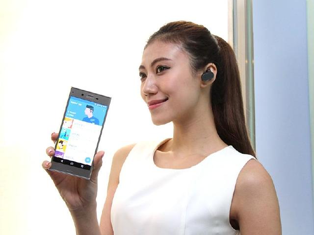 揮別低頭！Sony Xperia Ear智慧藍牙耳機限量上市