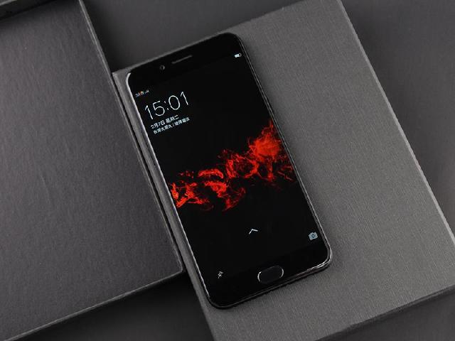 OPPO R9s黑色版 2月10日全台體驗店鋪貨上市