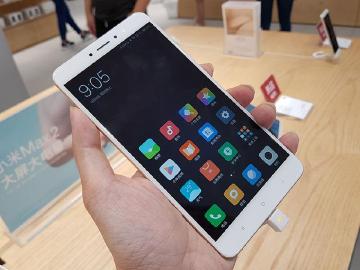 手感不俗！小米Max2大屏大電量規格動手玩