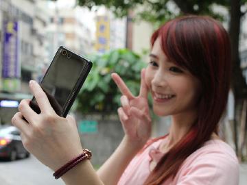 四曲面、雙鏡頭手機規格!小米6台灣上市開箱