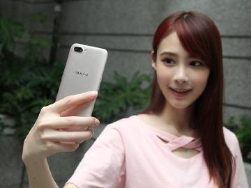 前後2000萬畫素拍照體驗 OPPO R11開箱