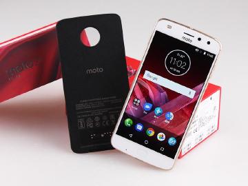 模組化設計 Moto Z2 Play與快充電池配件開箱