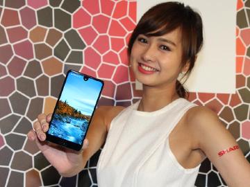 Sharp AQUOS S2全螢幕手機 8月下旬台灣上市
