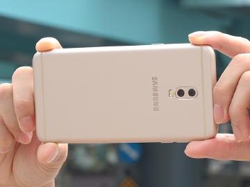 三星中階規格雙眼美機 SAMSUNG J7+評測