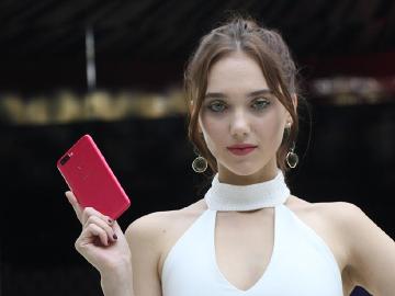 高通、商湯加持 OPPO R11s前鏡頭支援AI美顏