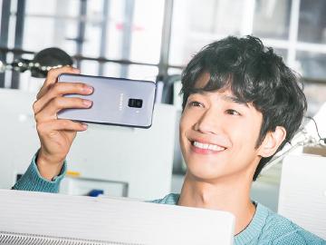 劉以豪代言三星A8 2018 神秘女主角即將現身