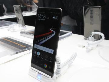 高規格配置的華為Mate10保時捷款 2月台灣上市