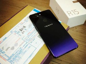 蕭敬騰拿到OPPO R15星空紫 透露將在台灣為其代言宣傳